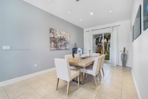 Villa ou maison à vendre à Miami, Floride: 4 chambres, 189.52 m2 № 1920286 - photo 9