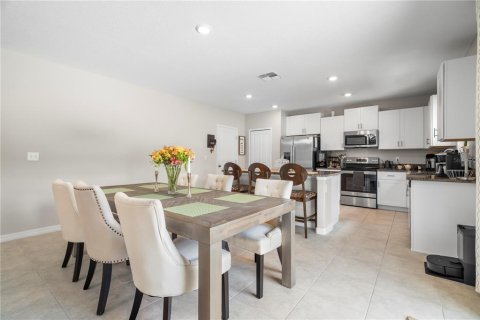 Villa ou maison à louer à Riverview, Floride: 4 chambres, 244.8 m2 № 2415099 - photo 5