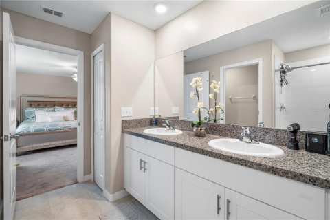 Villa ou maison à louer à Riverview, Floride: 4 chambres, 244.8 m2 № 2415099 - photo 10