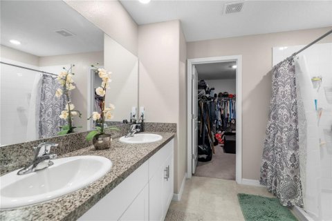 Villa ou maison à louer à Riverview, Floride: 4 chambres, 244.8 m2 № 2415099 - photo 9