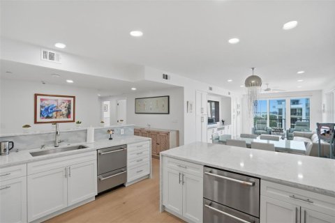 Condominio en venta en Belleair, Florida, 2 dormitorios, 130.34 m2 № 2258436 - foto 9