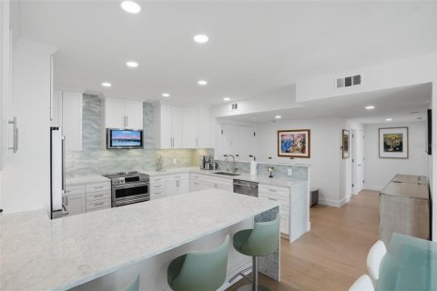 Condominio en venta en Belleair, Florida, 2 dormitorios, 130.34 m2 № 2258436 - foto 22