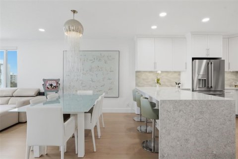 Condominio en venta en Belleair, Florida, 2 dormitorios, 130.34 m2 № 2258436 - foto 14