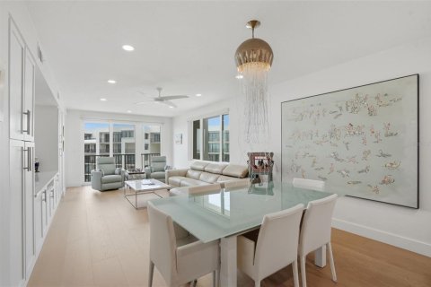 Condominio en venta en Belleair, Florida, 2 dormitorios, 130.34 m2 № 2258436 - foto 15