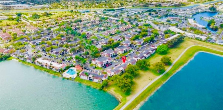 Condo in Miami, Florida, 2 bedrooms  № 1960511