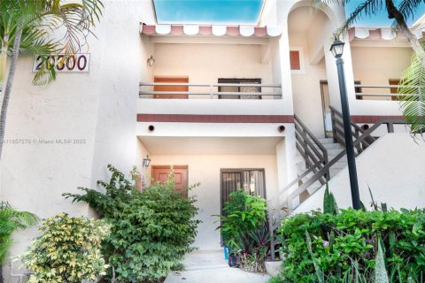 Condo in Miami, Florida, 2 bedrooms  № 1960511 - photo 14