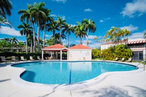 Condo in Miami, Florida, 2 bedrooms  № 1960511 - photo 3