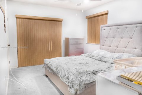 Condo in Miami, Florida, 2 bedrooms  № 1960511 - photo 9