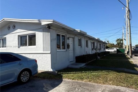 House in Miami, Florida 1 bedroom, 46.45 sq.m. № 1997542