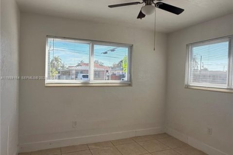 House in Miami, Florida 1 bedroom, 46.45 sq.m. № 1997542 - photo 6