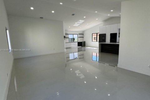 Casa en alquiler en Coral Gables, Florida, 5 dormitorios, 207.36 m2 № 1794864 - foto 12