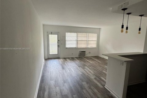 Copropriété à louer à Boca Raton, Floride: 1 chambre, 55.74 m2 № 1930399 - photo 1