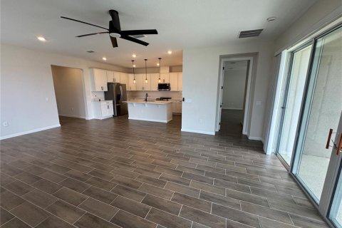 Villa ou maison à vendre à Haines City, Floride: 4 chambres, 192.77 m2 № 2411675 - photo 12