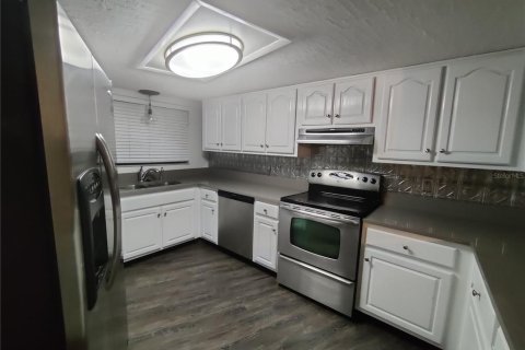 Condo in Altamonte Springs, Florida, 2 bedrooms  № 2221327 - photo 3