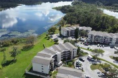 Condo in Altamonte Springs, Florida, 2 bedrooms  № 2221327 - photo 8