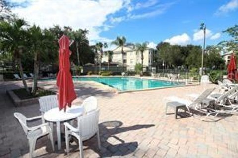 Condo in Altamonte Springs, Florida, 2 bedrooms  № 2221327 - photo 9