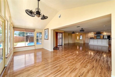 Villa ou maison à louer à Fruitland Park, Floride: 2 chambres, 153.29 m2 № 2150952 - photo 27
