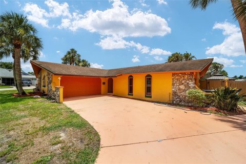 Villa ou maison à louer à Fruitland Park, Floride: 2 chambres, 153.29 m2 № 2150952 - photo 8