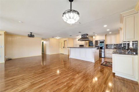 Villa ou maison à louer à Fruitland Park, Floride: 2 chambres, 153.29 m2 № 2150952 - photo 29