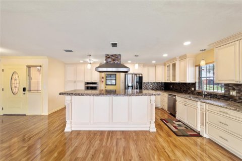 Villa ou maison à louer à Fruitland Park, Floride: 2 chambres, 153.29 m2 № 2150952 - photo 12