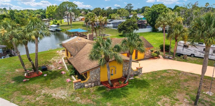 Villa ou maison à Fruitland Park, Floride 2 chambres, 153.29 m2 № 2150952