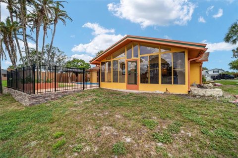 Villa ou maison à louer à Fruitland Park, Floride: 2 chambres, 153.29 m2 № 2150952 - photo 23