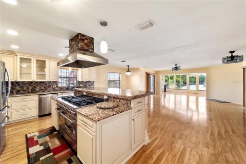 Villa ou maison à louer à Fruitland Park, Floride: 2 chambres, 153.29 m2 № 2150952 - photo 14