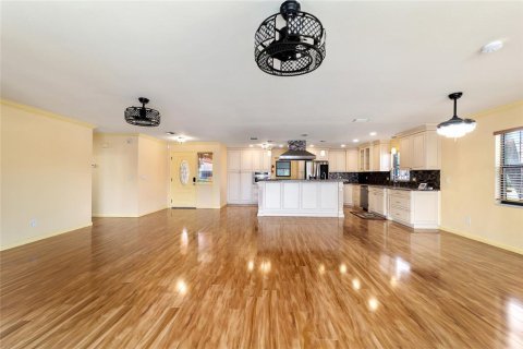 Villa ou maison à louer à Fruitland Park, Floride: 2 chambres, 153.29 m2 № 2150952 - photo 30