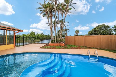 Villa ou maison à louer à Fruitland Park, Floride: 2 chambres, 153.29 m2 № 2150952 - photo 2