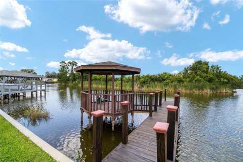 Villa ou maison à louer à Fruitland Park, Floride: 2 chambres, 153.29 m2 № 2150952 - photo 5