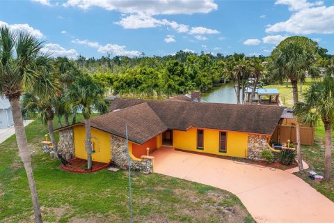Villa ou maison à louer à Fruitland Park, Floride: 2 chambres, 153.29 m2 № 2150952 - photo 7