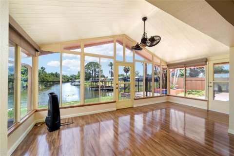 Villa ou maison à louer à Fruitland Park, Floride: 2 chambres, 153.29 m2 № 2150952 - photo 17