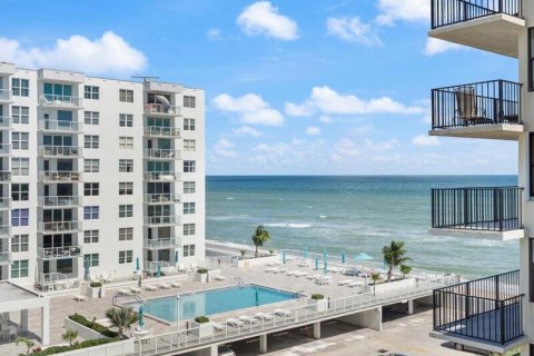 Condominio en Palm Beach, Florida, 2 dormitorios № 2081828