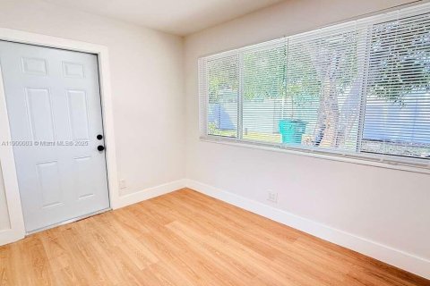 House in Lauderhill, Florida 3 bedrooms, 98.94 sq.m. № 1952625 - photo 20