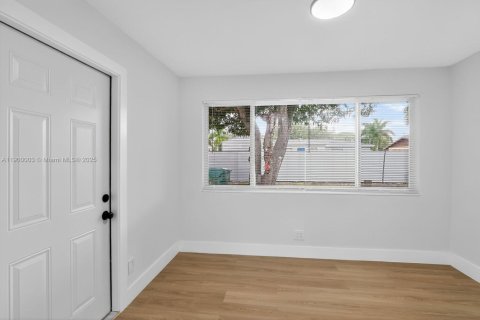 House in Lauderhill, Florida 3 bedrooms, 98.94 sq.m. № 1952625 - photo 25