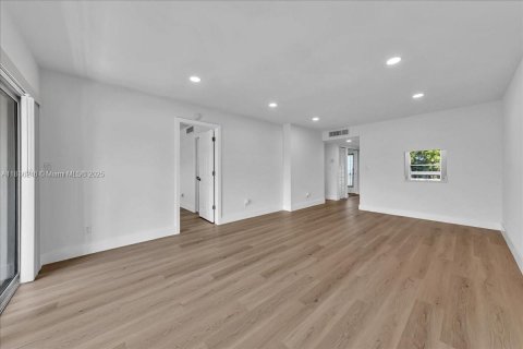 Copropriété à vendre à Tamarac, Floride: 2 chambres, 81.75 m2 № 1980662 - photo 12