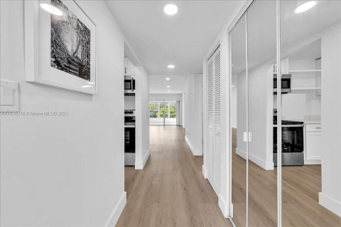 Copropriété à vendre à Tamarac, Floride: 2 chambres, 81.75 m2 № 1980662 - photo 6