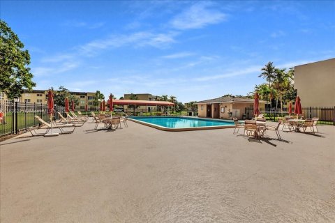 Copropriété à vendre à Tamarac, Floride: 2 chambres, 81.75 m2 № 1980662 - photo 30