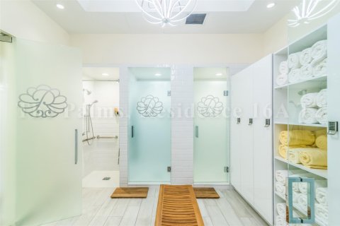 Condo in Fort Lauderdale, Florida, 3 bedrooms  № 747879 - photo 1