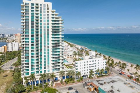 Condo in Fort Lauderdale, Florida, 3 bedrooms  № 846449 - photo 1