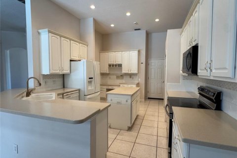 Villa ou maison à vendre à Orlando, Floride: 5 chambres, 299.98 m2 № 2388909 - photo 2