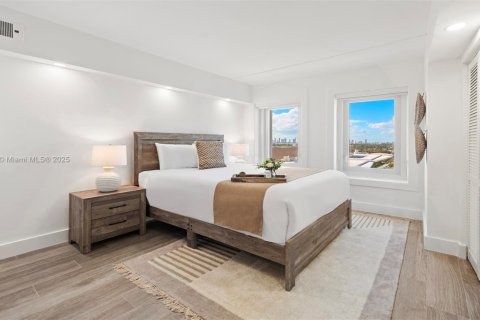 Condo in Miami Beach, Florida, 3 bedrooms  № 2022960 - photo 16