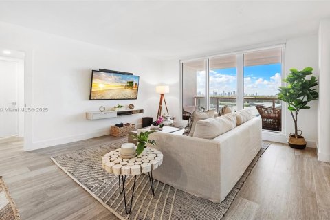 Condo in Miami Beach, Florida, 3 bedrooms  № 2022960 - photo 10