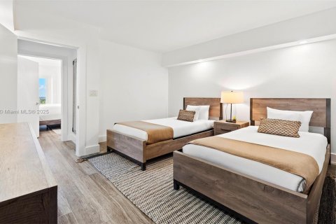 Condo in Miami Beach, Florida, 3 bedrooms  № 2022960 - photo 19