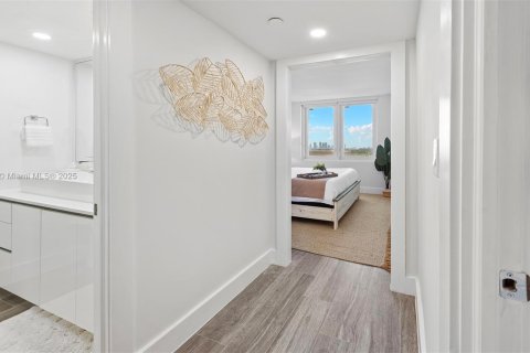 Condo in Miami Beach, Florida, 3 bedrooms  № 2022960 - photo 21