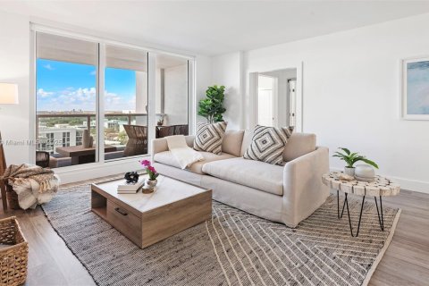 Condo in Miami Beach, Florida, 3 bedrooms  № 2022960 - photo 12