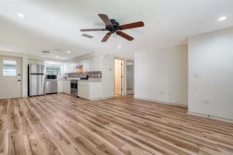Casa en venta en Sarasota, Florida, 3 dormitorios, 99.41 m2 № 1805767 - foto 3