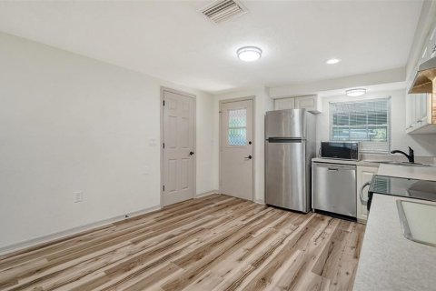 Casa en venta en Sarasota, Florida, 3 dormitorios, 99.41 m2 № 1805767 - foto 8
