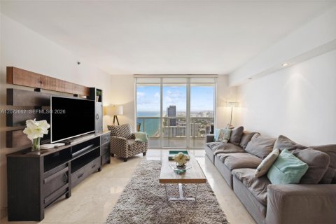 Condominio en alquiler en Hallandale Beach, Florida, 2 dormitorios, 161 m2 № 2339881 - foto 3