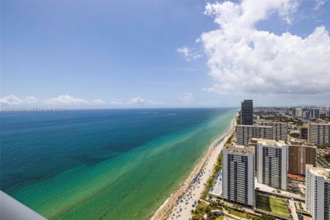 Condominio en alquiler en Hallandale Beach, Florida, 2 dormitorios, 161 m2 № 2339881 - foto 26